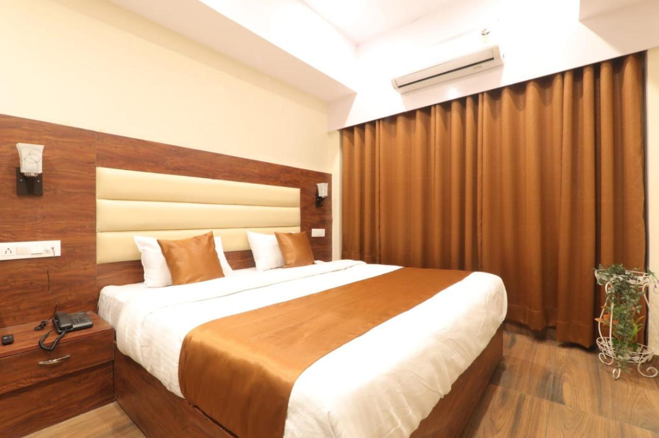 Hotel Blueark Lakhnaú Exteriér fotografie